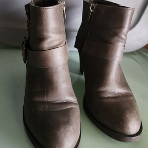 Woman's Tan Ankle Boot